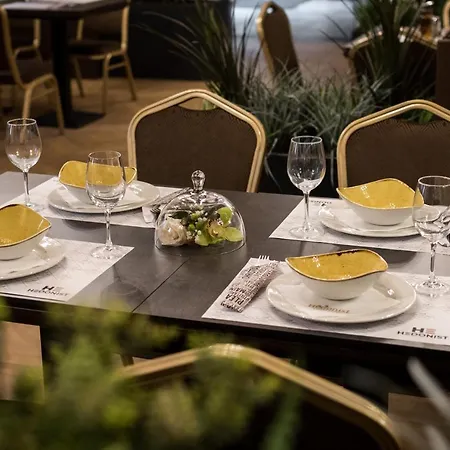 Grand Hedonist Hotel 4*