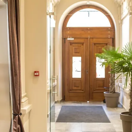 Grand Hedonist Otel 4*