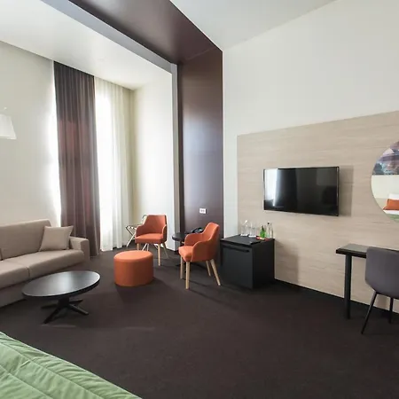 Hotel Grand Hedonist 4*