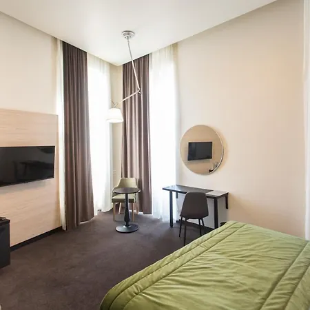Grand Hedonist 4*